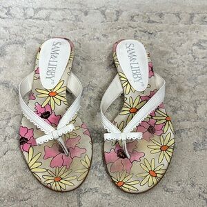 Sam & Libby Jeannes white flat thong sandal Size 7.5